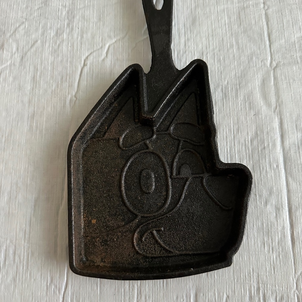 BLUEY Cast Iron Pan